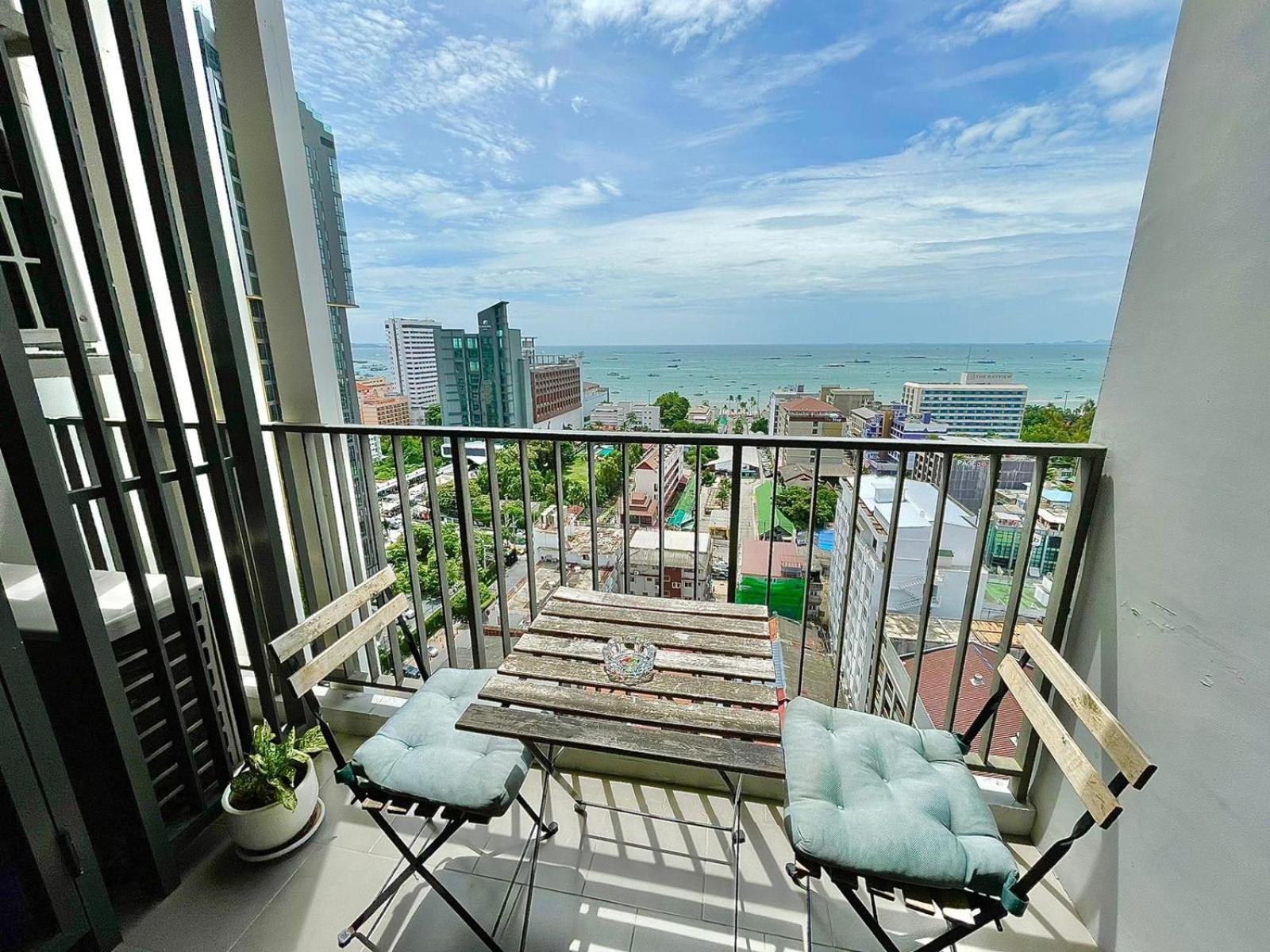 Appartement The Base Infinity à Pattaya Extérieur photo